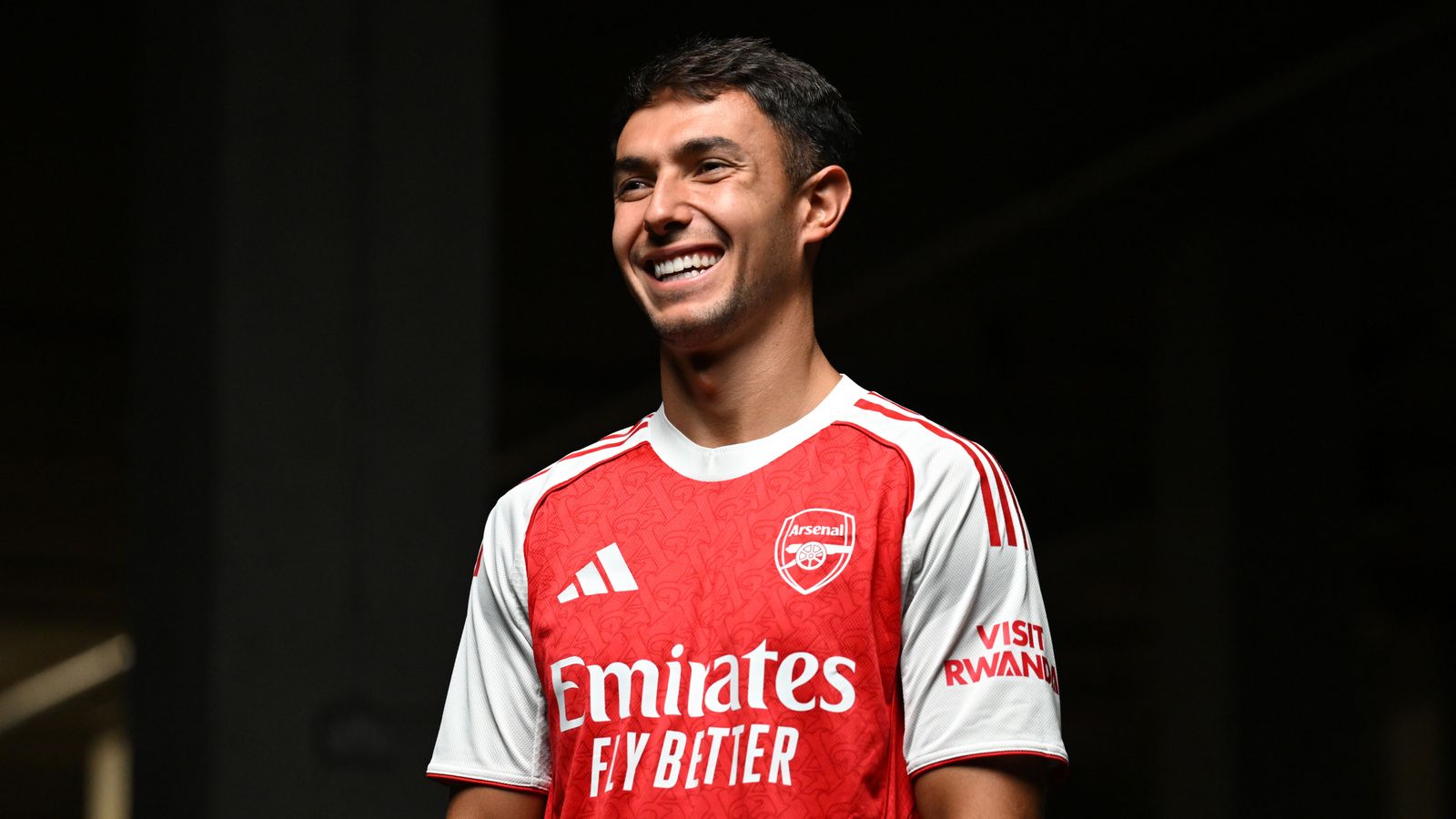 Arsenal 2025/26: Với tân binh Gyokeres, Pháo thủ hướng đến ngôi vương Ngoại hạng Anh
